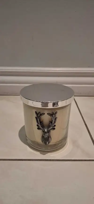 Balsam Fir Scented Candle 9oz (255g) New, never been used. 10cm tall