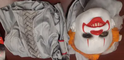 It Chapter 2 Men's Pennywise Classic Costume (New) Includes: Shirt, pants, mask, collar, gloves. Bou...