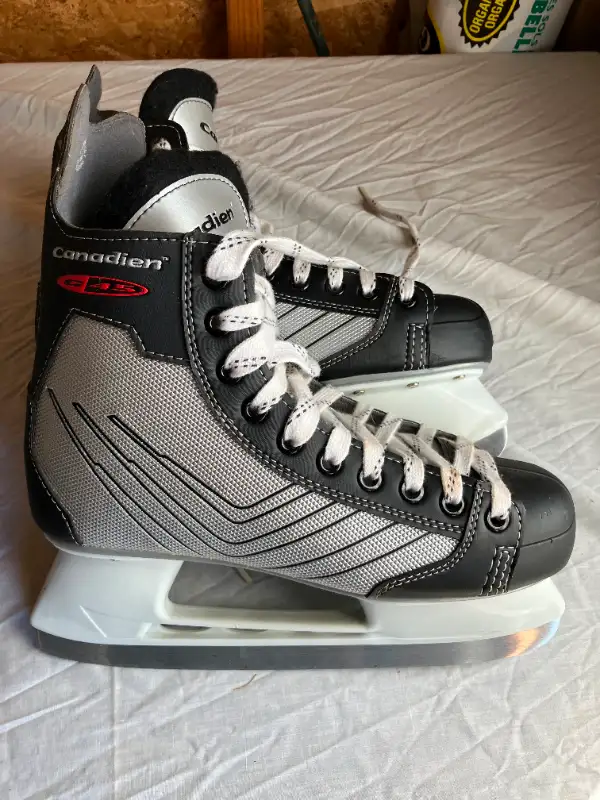 Make an offer....Men;s hockey skates in Skates & Blades in City of Montréal - Image 2
