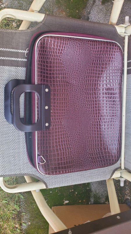 NEW LAB TOP HOLDER   BEAUTIFUL BURGUNDY CASE in Other in Cranbrook - Image 3