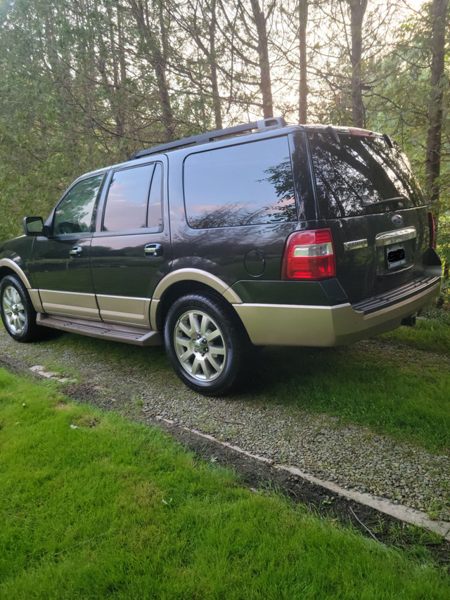 2011 Ford Expedition XLT SUV -- AS IS in Cars & Trucks in Hamilton - Image 2