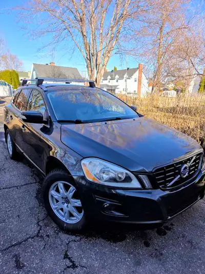 VOLVO XC60 AWD T6 2010 3.0 litres Turbo 283 chevaux Super état, tres propre. Moteur puissant et fiab...