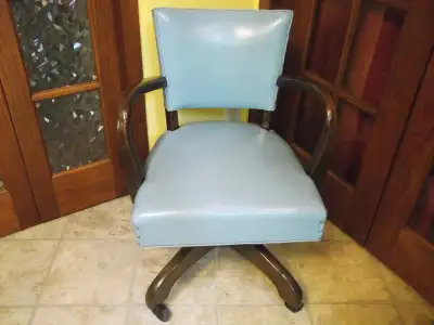 Chaise de bureau vintage., View more