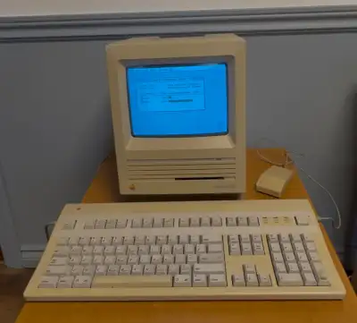 Vintage Macintosh SE (2.5MB, 45MB HD, System 6.0.7), View more