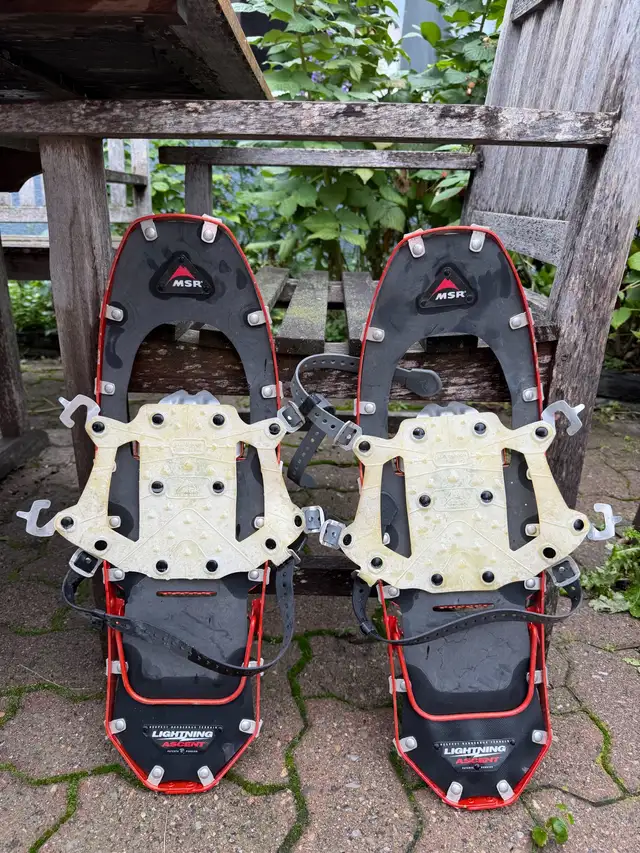 Snow Shoes in Other in Calgary - Image 4