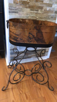 Plant stand in metal very heavy