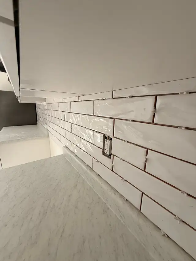 Professional kitchen backsplash installation 437431576738539524