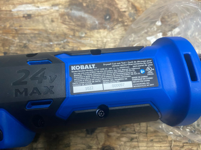 Kobalt drywall cut out tool in Power Tools in Edmonton - Image 3