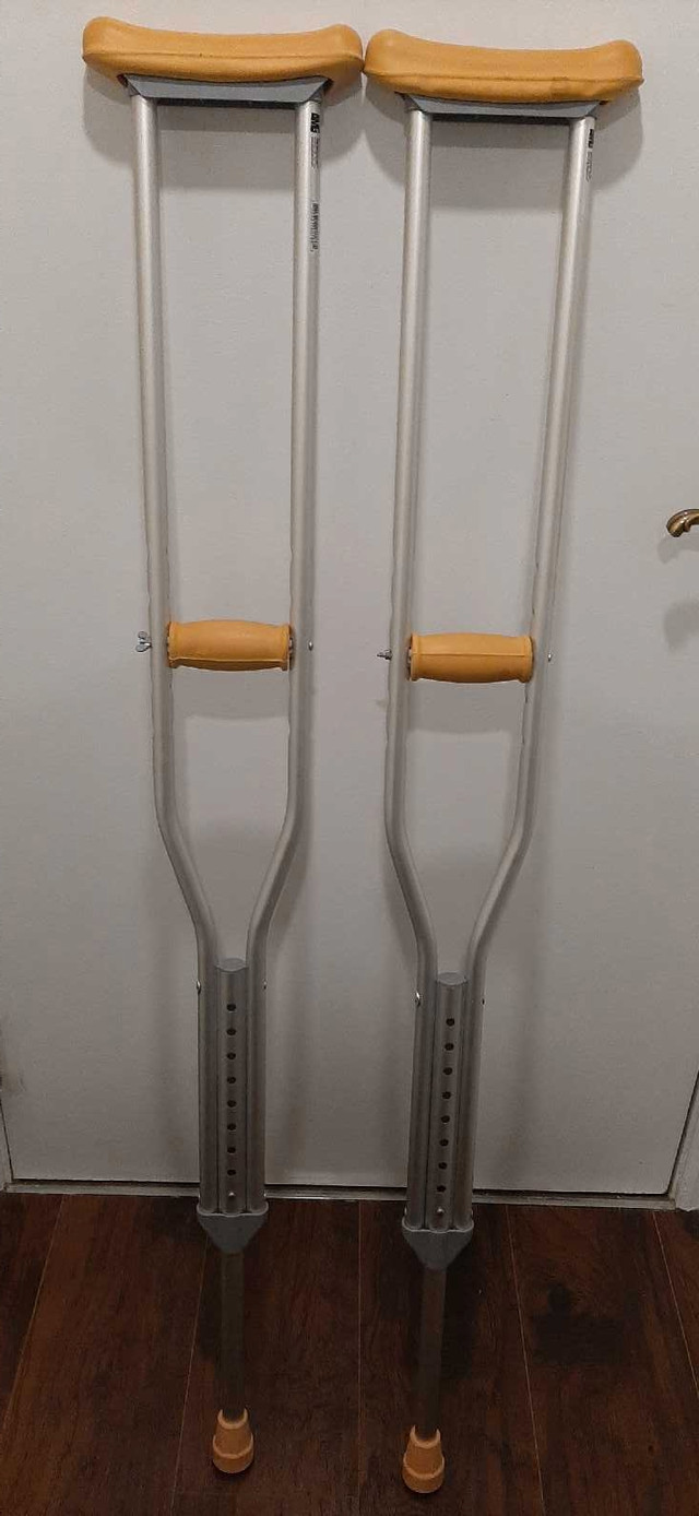 Lightweight crutches in Health & Special Needs in City of Toronto