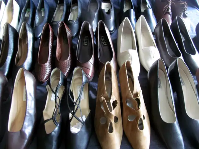Shoes, Women's shoes, Lot (22 pairs) of ladies shoes, Brand New in Women's - Shoes in Markham / York Region - Image 9