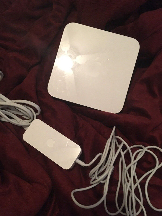 Apple Router AirPort Extreme  in Networking in Kingston