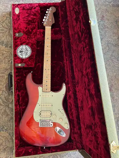 Fender Select Exotic Maple Flame Stratocaster, View more