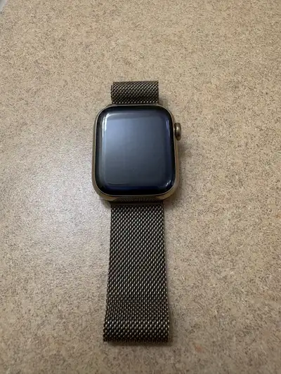 Apple Watch Series 7 45 mm Gold Stainless Steel Milanese, View more
