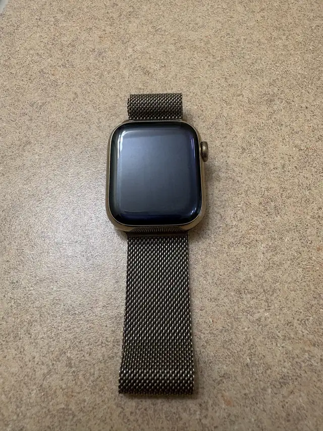 Apple Watch Series 7 45 mm Gold Stainless Steel Milanese