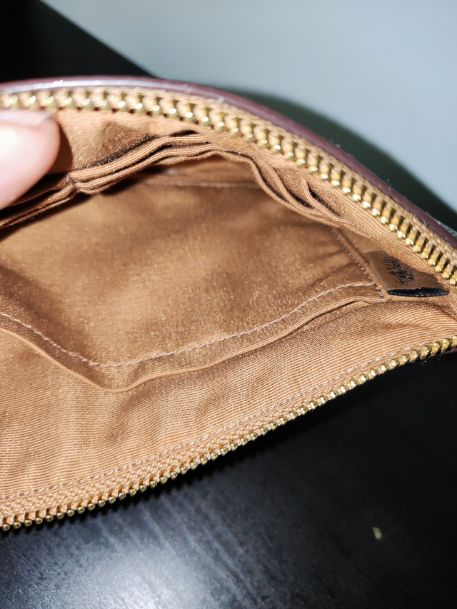 Coach Signature Corner Zip - Wallet  in Women's - Bags & Wallets in Red Deer - Image 4