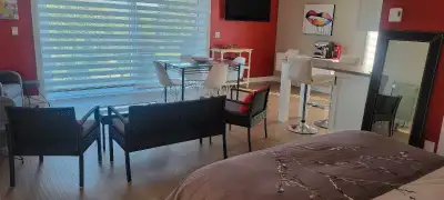 Vous avez un.pied à terre et vous travaillez dans les Cantons de l'est.ou vous cherchez quelque chos...