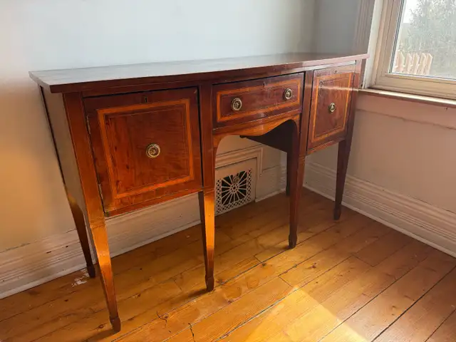 Antique George III Mahogany Bow Front Sideboard in Other in City of Toronto - Image 5