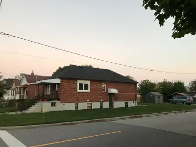 Beautiful apartment near Lakeshore Mimico