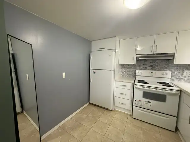 Walk out basement for rent in Long Term Rentals in City of Toronto - Image 3