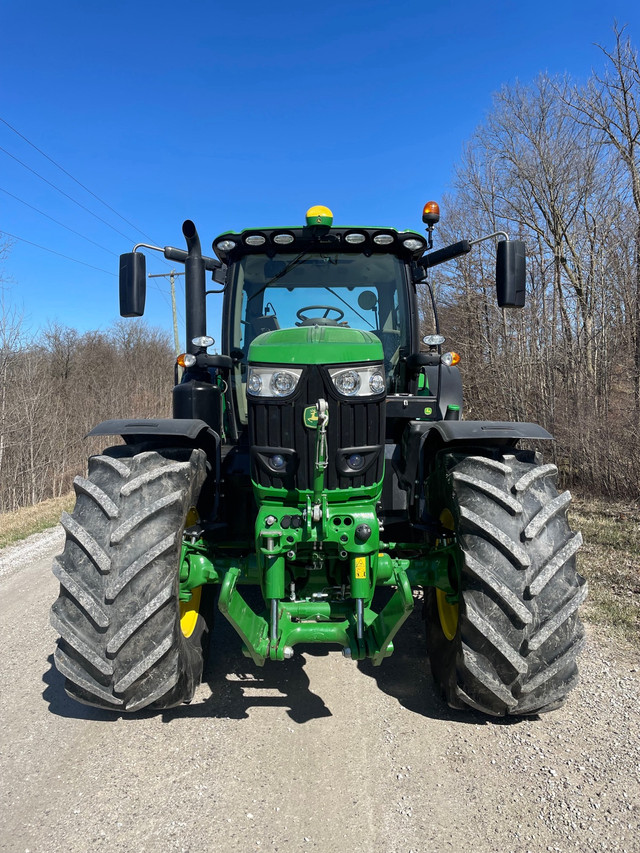 2018 John Deere 6215R. 744hrs in Farming Equipment in Chatham-Kent - Image 3