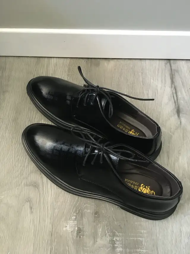 Men's Leather Dress Shoes - Size 11 in Men's Shoes in Bedford - Image 2