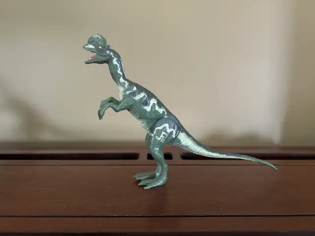 jurassic park dilophosaurus vintage
