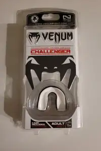 Venum Adult Mouthguard &amp; Case included NEW