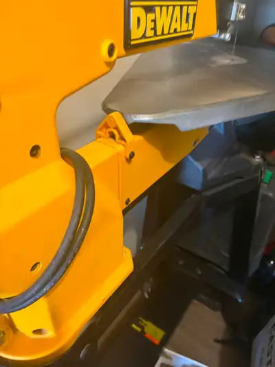This is a 20 inch variable speed DeWalt scroll saw setting 1-10 speed,. This unit is in very good co...