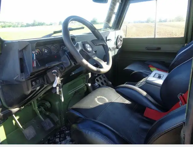 2000 Land Rover Defender in Classic Cars in Kelowna - Image 10