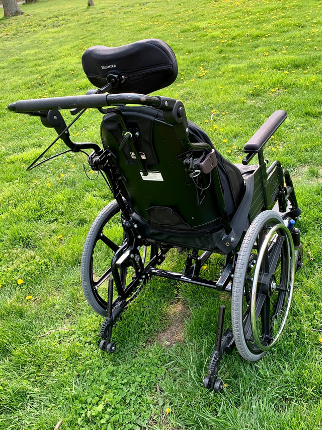 Wheel Chair for Sale dans Santé et besoins spéciaux  à Trenton - Image 3