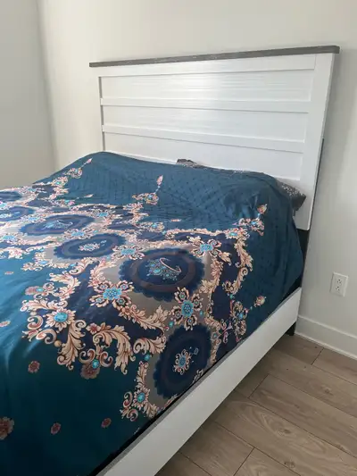 Chambre Queen complète / Queen Bedroom Set – Mattress + Dresser, View more