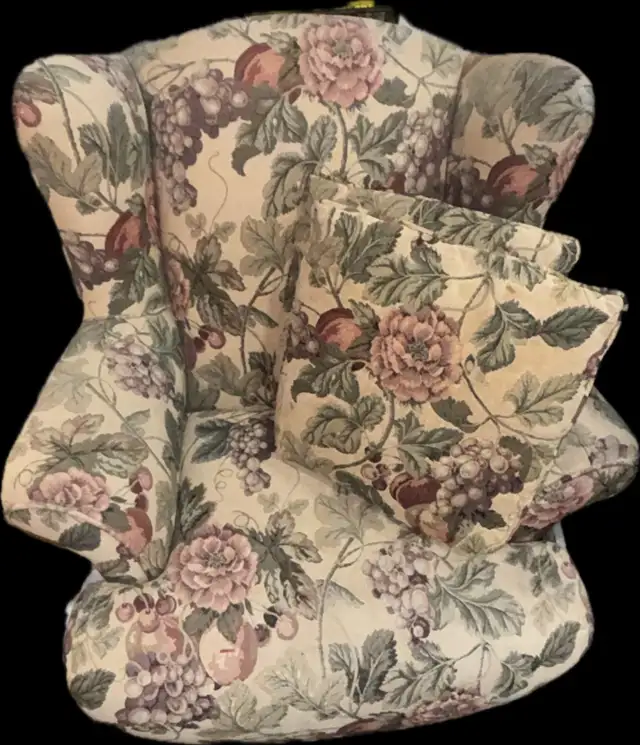 Wing Back Chair - custom tapestry in Chairs & Recliners in City of Toronto - Image 7