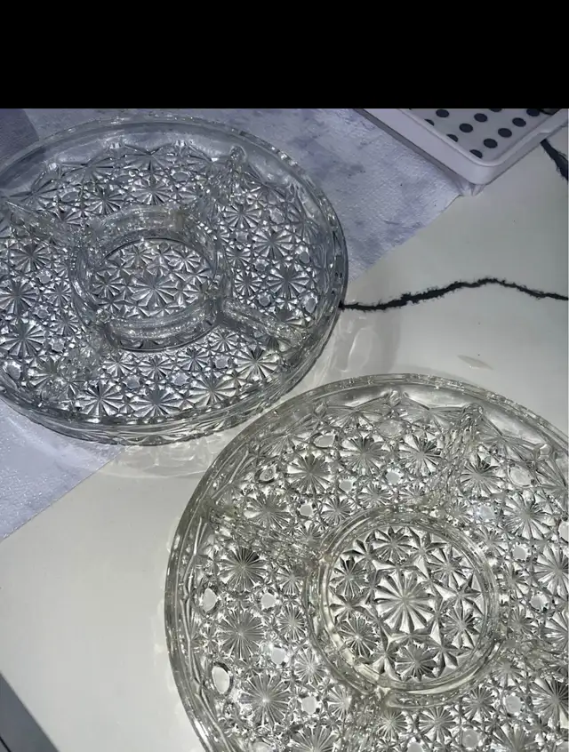 Glass dish477739907569438720