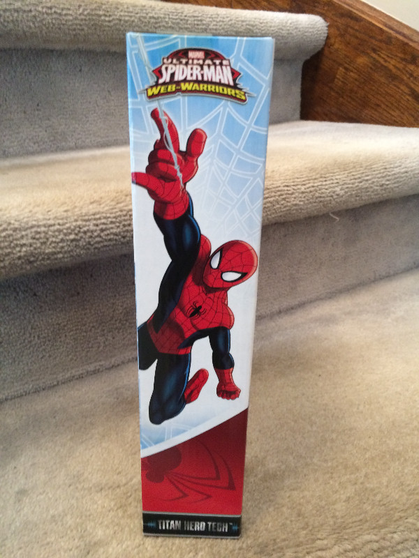 Ultimate Spider-Man, 12 Inch Tall Talking Action Figure in Toys & Games in Markham / York Region - Image 3