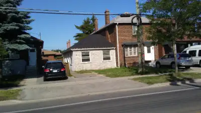 2  BEDROOM SMALL PRIVATE BUNGALOW