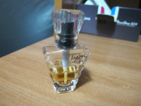 trésor mini eau de parfum spray 5ml.