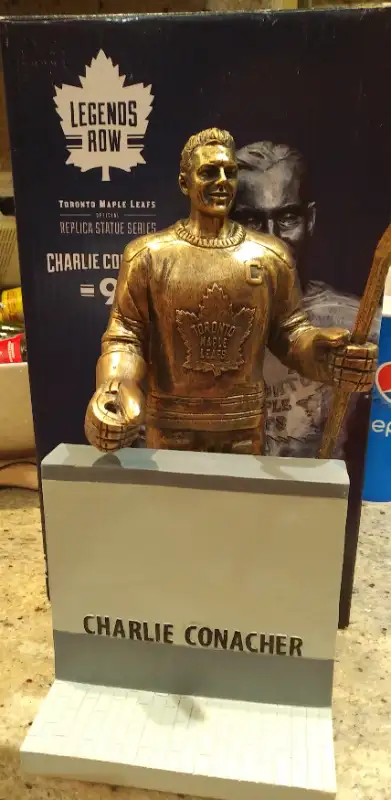 Maple Leafs Hockey  Bobblehead or Leafs Klee Signed Jersey62854391748737121