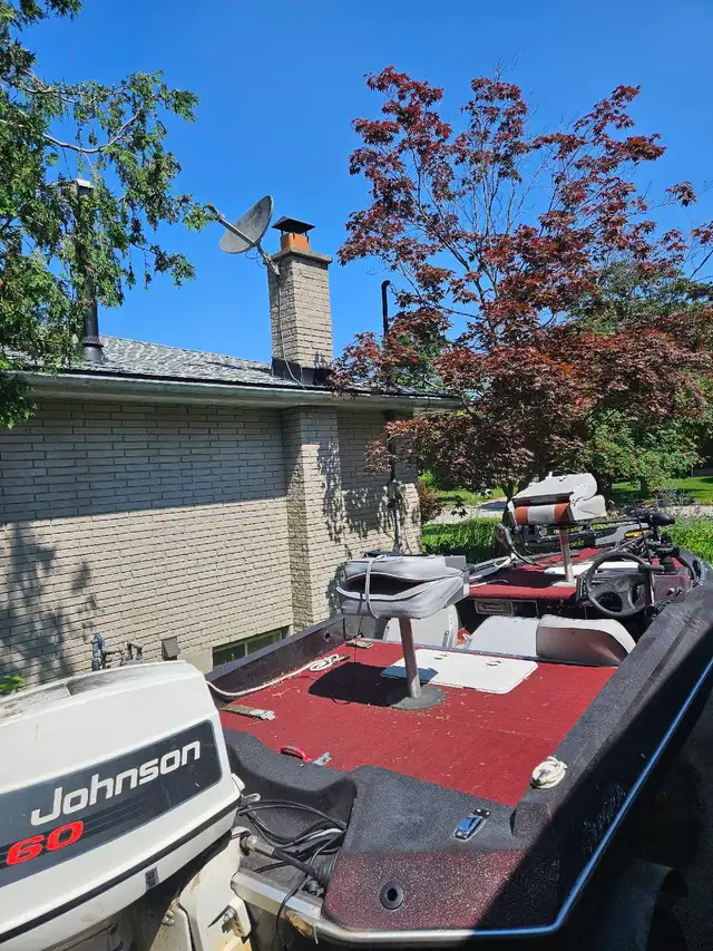 16ft Fibretron w/ 60hp Johnson in Powerboats & Motorboats in Guelph - Image 3