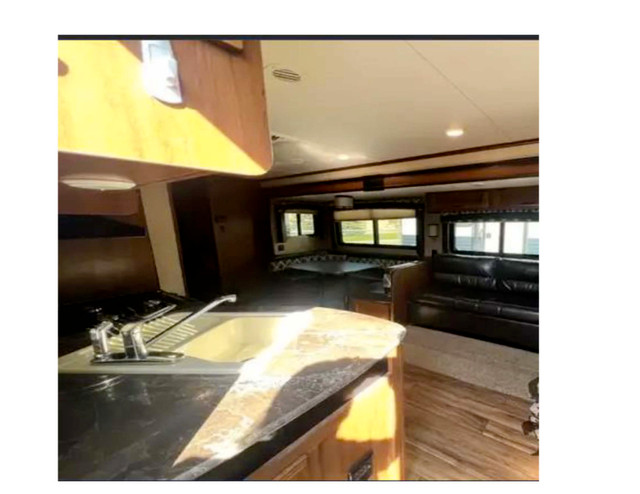 2014 32BHDS Jayco Jay Flight travel trailer in Travel Trailers & Campers in Vancouver - Image 4