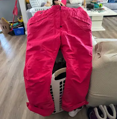 Size L women’s snow pants
