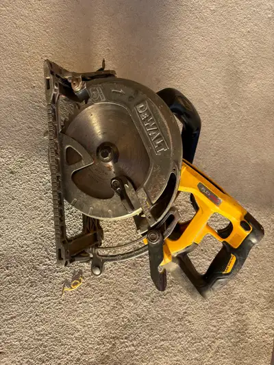 Dewalt Skillsaw 60V, View more