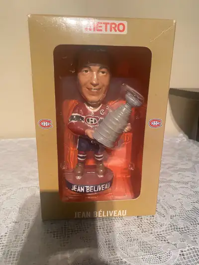 This Jean Beliveau Montreal Canadiens bobblehead is a great piece of hockey memorabilia! A promotion...