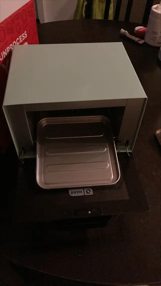 Dash Toaster Oven in Toasters & Toaster Ovens in City of Toronto - Image 4