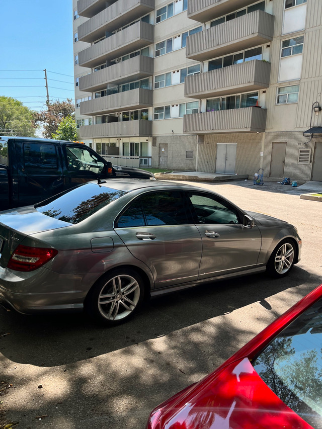 2014 Mercedes-Benz c 300 4 matic+CARFAX in Cars & Trucks in Mississauga / Peel Region - Image 4
