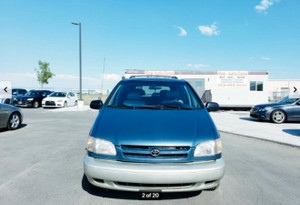 2000 Toyota Sienna XLE