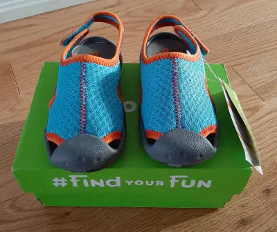 Toddler boys' sandals (size 10), View more