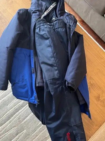Oshkosh boys snowsuit size 10-12, View more