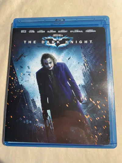 Comme neuf à l'exception d'une petite déchirure de la membrane de plastique à l'endos de la pochette...