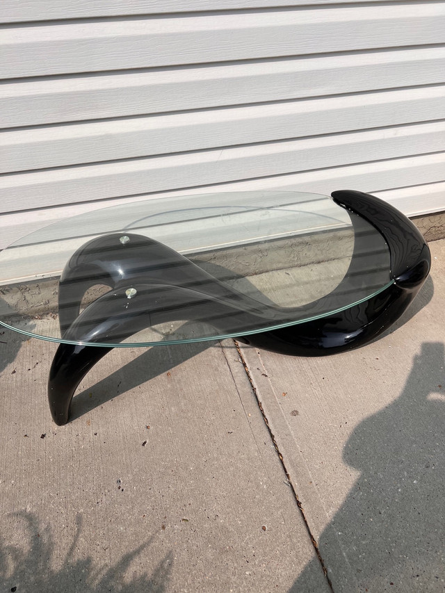 Modern Sculpted Fiberglass Coffee Table in Coffee Tables in Edmonton