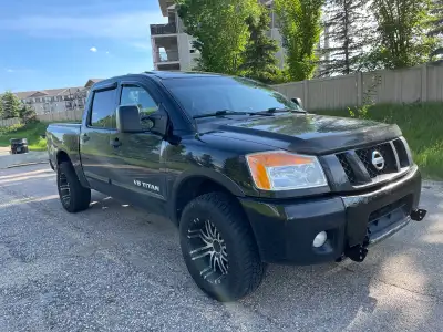Titan Pro4x P.windows P.locks P.seats P.mirrors P.sunroof P.rear window Immaculate interior (fresh d...